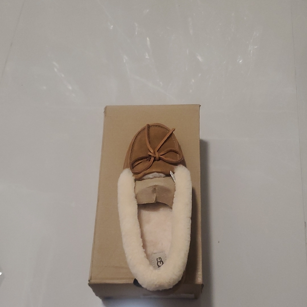 UGG Women's Tan Slippers - Picture 2 of 6
